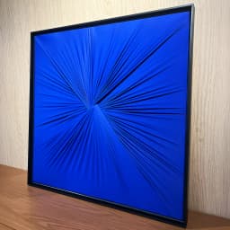Quadro Artesanal Abstrato Têxtil Repuxado Azul Bic Sem Vidro 80x80cm