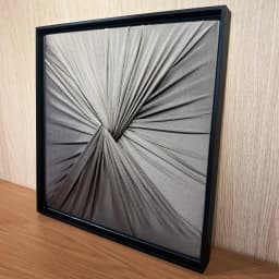 Quadro Artesanal Abstrato Têxtil Repuxado Castanho Sem Vidro 50x50cm