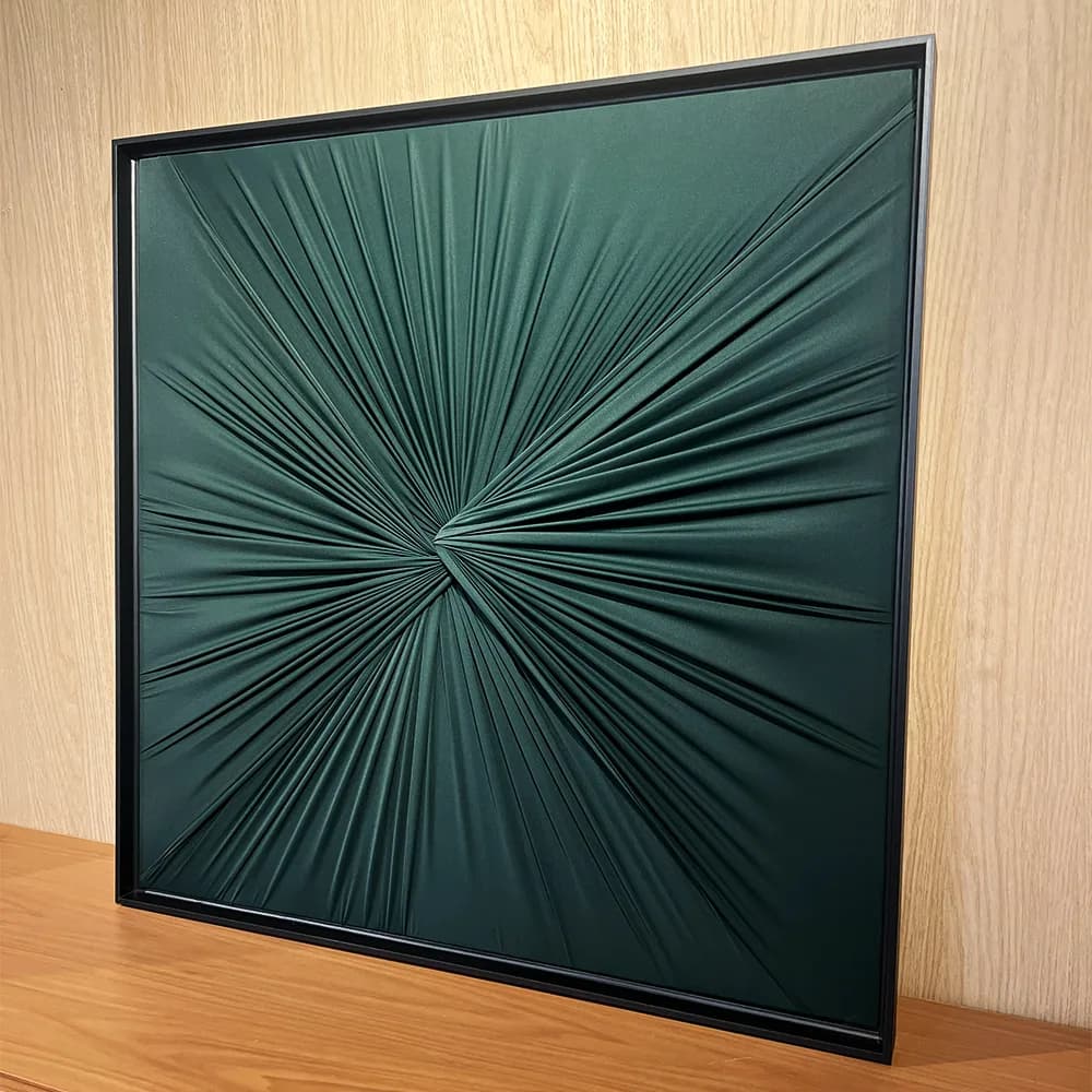 Quadro Artesanal Abstrato Têxtil Repuxado Verde Sem Vidro 80x80cm